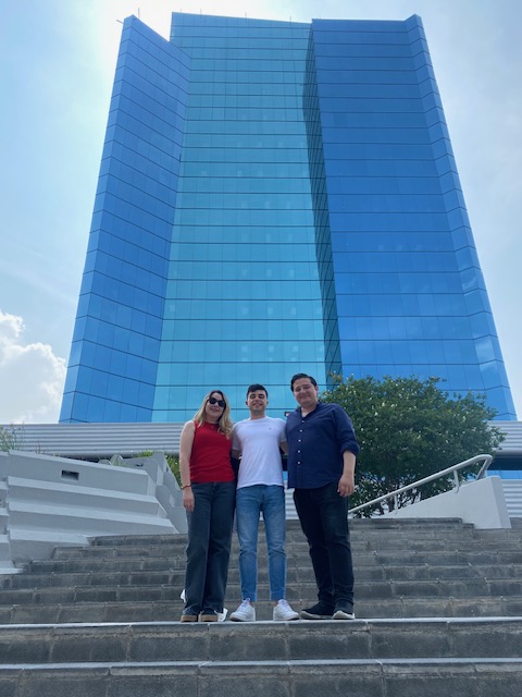 oriol_nadal_'s tweet image. Gracias al apoyo de @EUErasmusPlus, estoy realizando una estancia de investigación en el @EdInnovationIFE @TecdeMonterrey🇲🇽
Profundizamos en cómo el profesorado desarrolla competencias maker en contextos educativos.
Gracias @glasserman, Caro y a mis supervisoras por el soporte