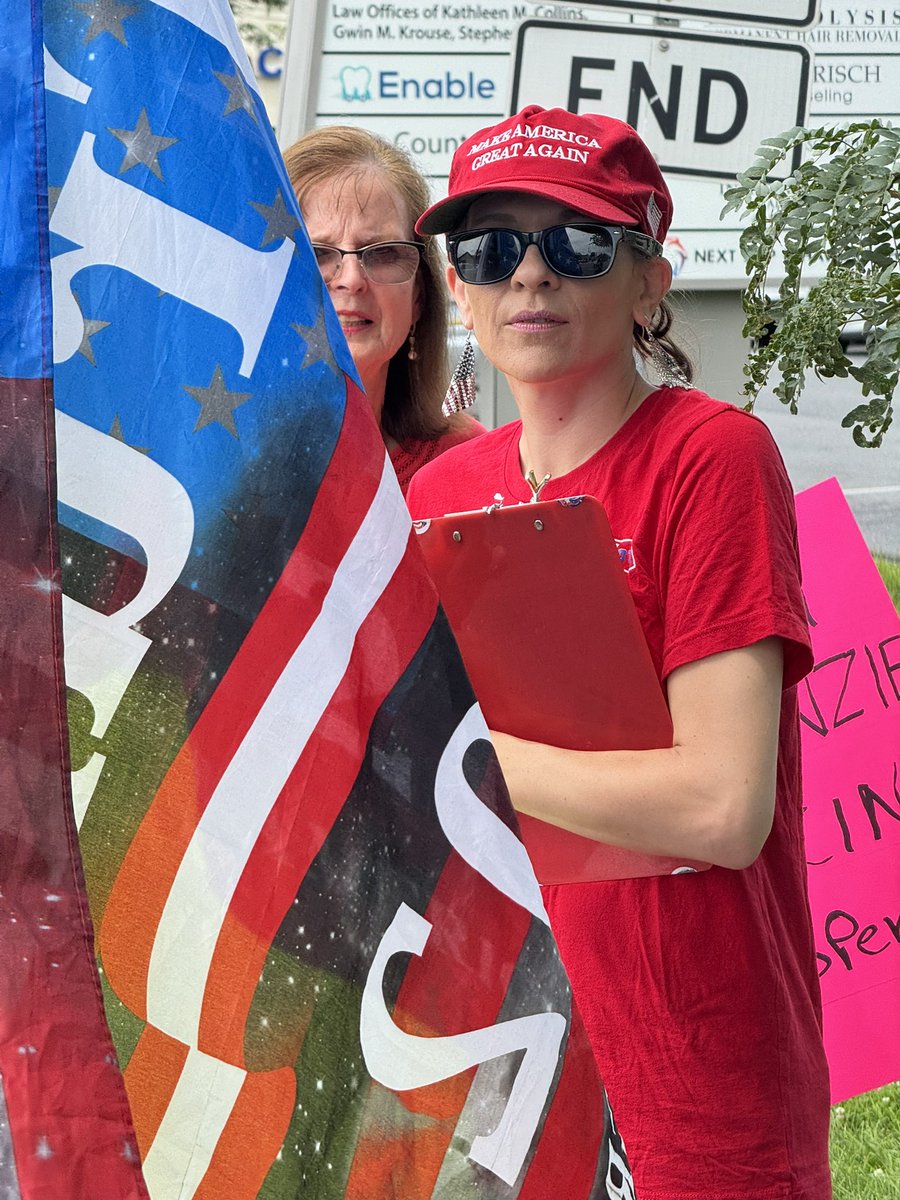 itsheatherleigh's tweet image. Today was a good day throughout the Lehigh Valley, PA.
+ 2 🟥 Mail in Ballots
+ 7 Commit to Vote
+ 3 New volunteers
And it’s only Monday. Let’s go!
@EarlyVoteAction is all about the grassroots led by our fearless leader and patriot @ScottPresler
@jeannette0629 @Eduke15…