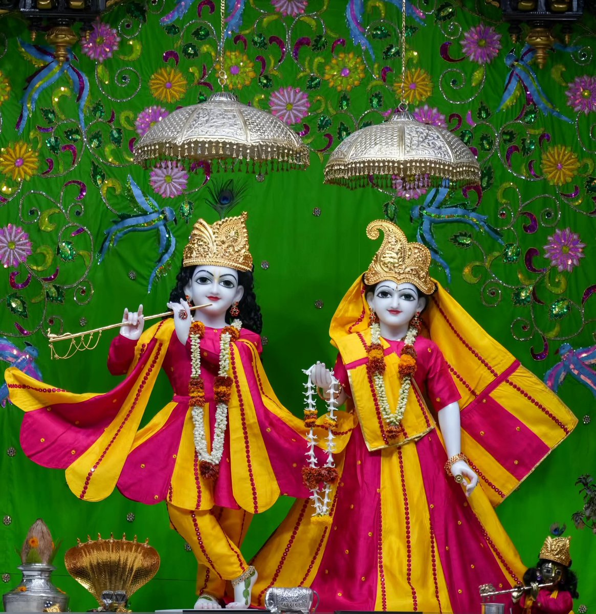 अषाढ़ शुक्ल त्रयोदशी, सं. २०८२-  
8 जुलाई 2025
#वृंदावन_चंद्रोदय_मंदिर 🛕 
#राधावृंदावन_चंद्र_मंगल_आरती_दर्शन 🙏

कृपया अपने परिवारजनों और मित्रों को अवश्य शेयर करें।