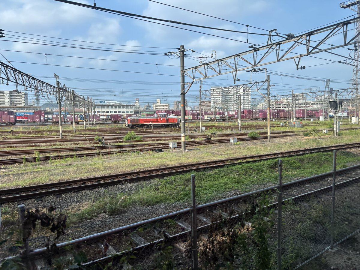DT115A's tweet image. いやー広島でde10見るのいつぶりよ……