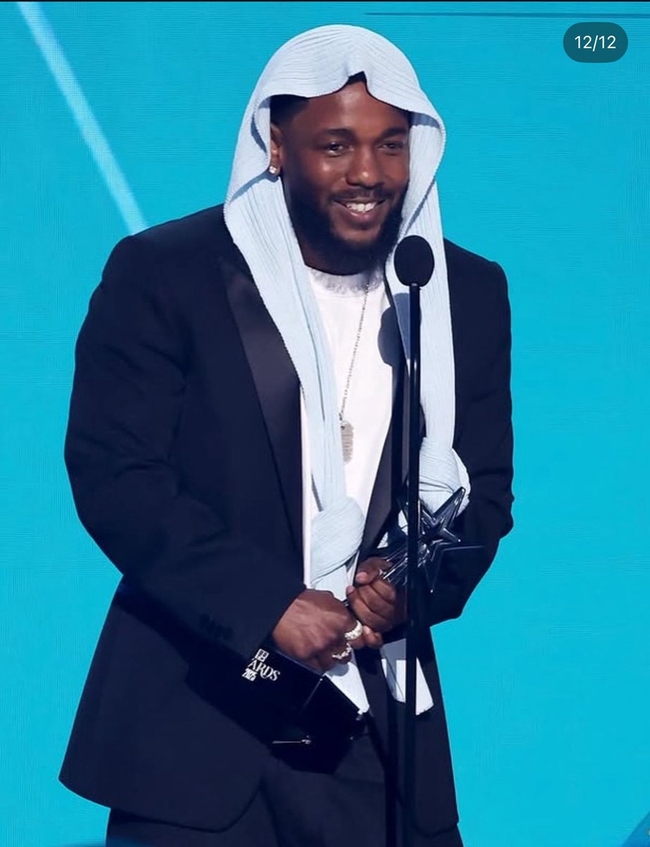 101fireonfire's tweet photo. Idk… I’ve been seeing Kdot but like taller and shit https://t.co/unS6rTW9jE