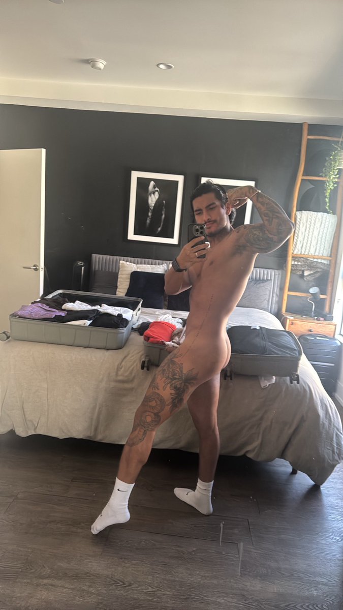 Wanna come pack with me? 😈😉