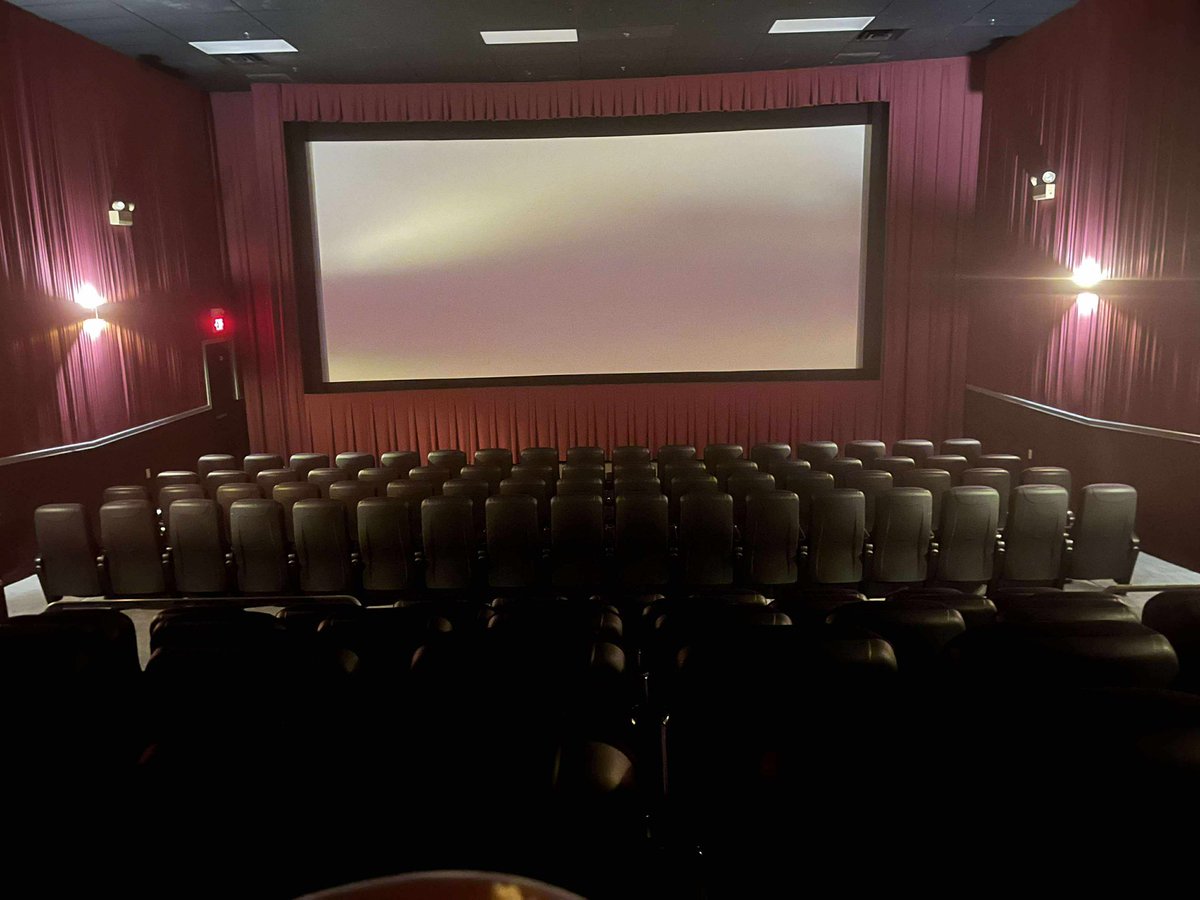 CrystalCole47's tweet image. Greyson is watching the new Jurassic movie, they lucked out and got an empty theater!
