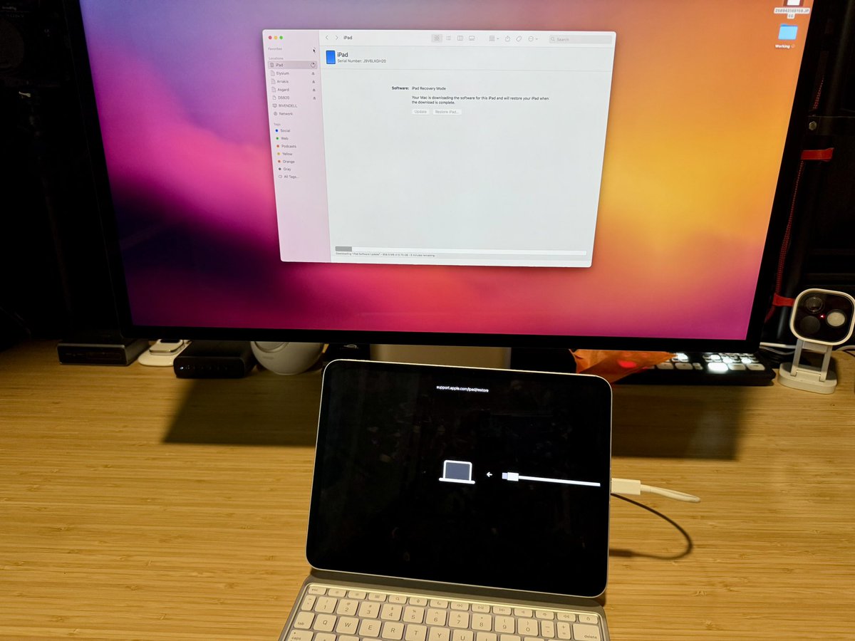 Mess with the beta and you get the horns! iPadOS 26 beta 3 sent my iPad into a boot loop. Trying to recover now. 

Beta at your own risk!