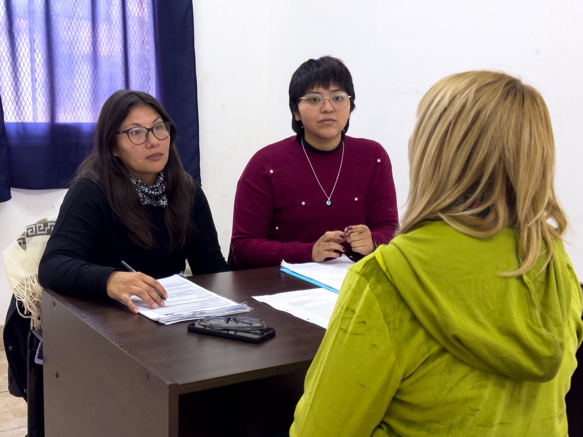MGDSalta's tweet photo. 💜 Todos los lunes, el equipo de la Secretaría está en los CICs de Limache y San Benito con el programa ¡Aquí para vos!
Un espacio de asistencia y acompañamiento para mujeres y personas LGBTIQ+ en situación de violencia. 🧵👇🏼 https://t.co/VIu1cg5tCP