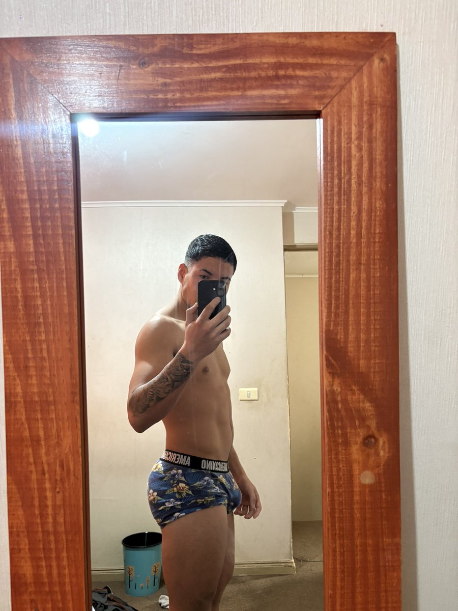 Volviendo a ser fit y no fat🥴 ig: alan.pinodiaz 
#boy #antofagasta #Chile #gym #recuperando #foto