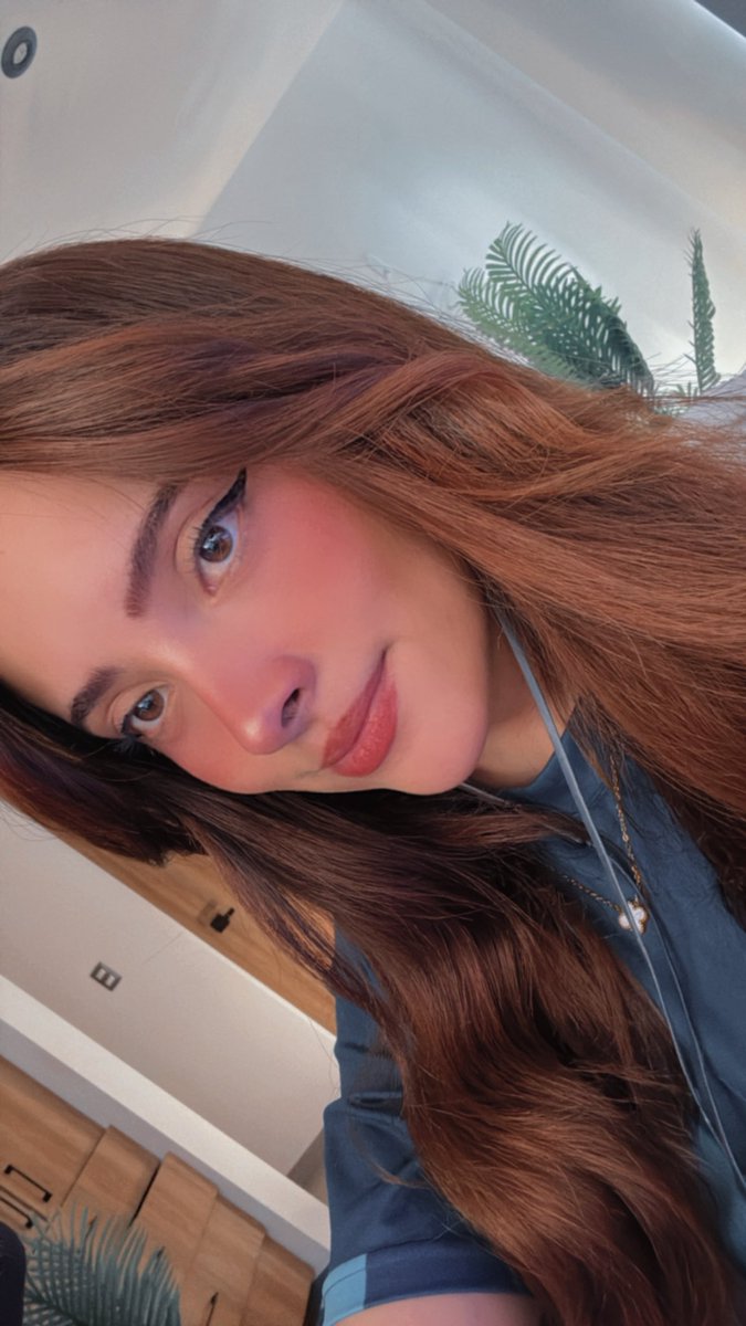 Ya me bañé cáiganle 

twitch.tv/vickypalami