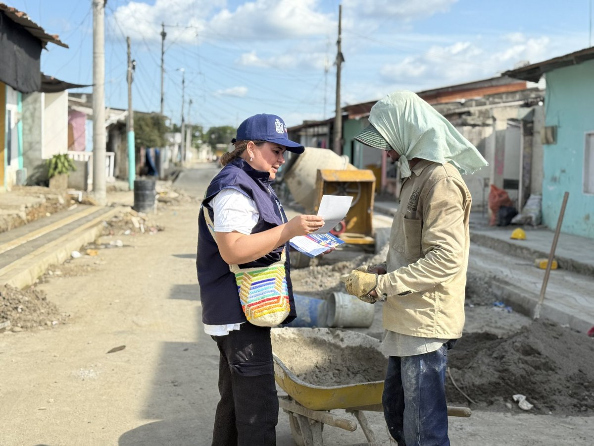 Seguimos llegando a cada rincón de la ciudad, porque tú lo vales y cuentas con nosotros.
Esta tarde recorrimos las calles del barrio 20 de Julio en Mocarí, Comuna 9, escuchando a la comunidad y reafirmando nuestro compromiso con sus derechos.
¡Estamos para ti! 🙌🏼🗣️