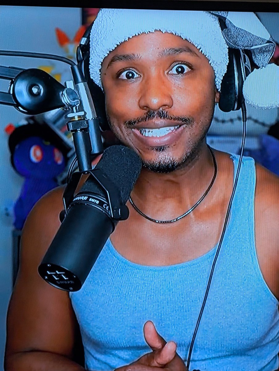 Fish Lips tweet media