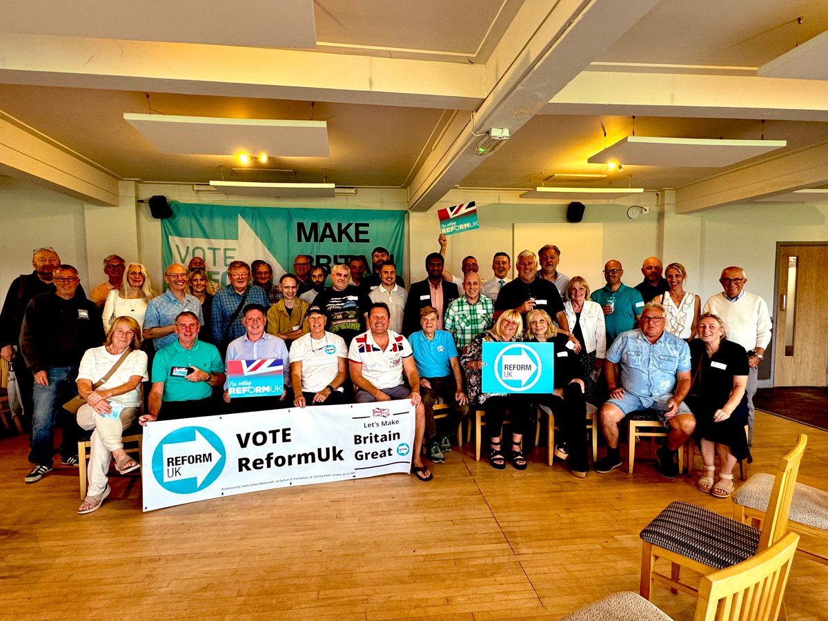 MattJSmith's tweet image. Tonight was the inaugural meeting of @reformparty_uk Sheffield West branch! 📈
Our great Steel City now has two amazing branches, working together to replace the Lib/Lab/Green coalition which is running it to the ground!
Sheffield needs Reform and it will get it next May! 🩵🇬🇧…
