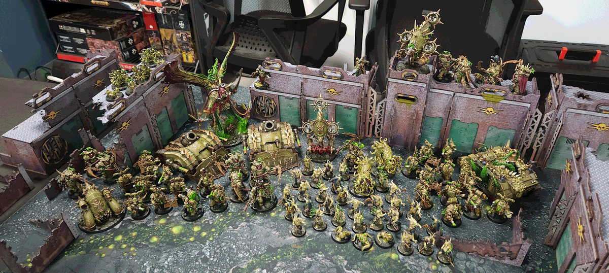awalloftext's tweet photo. Group shot! A little over 2k... (although probably a bit over 2k once Death Guard gets their inevitable points nerfs)

#warhammer40k #deathguard https://t.co/HfEIaEy5ga