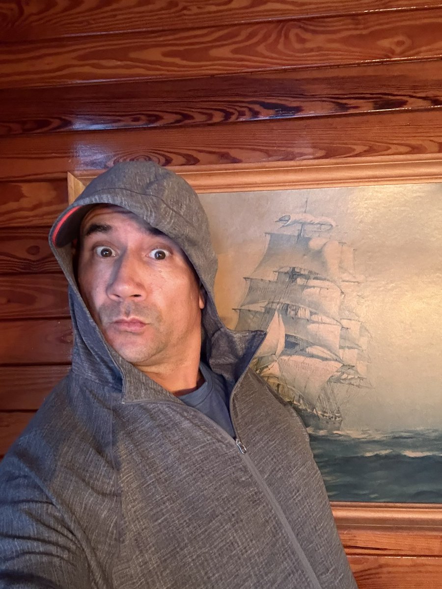 Mysterious ship! 🚢