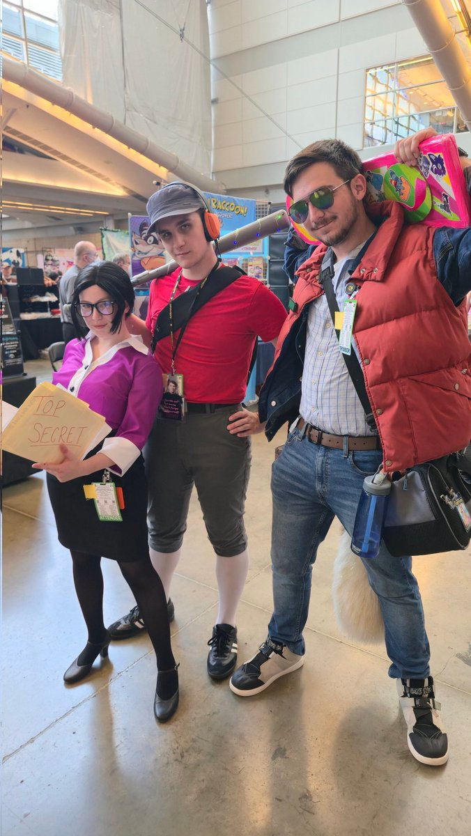 #anthrocon2025 was truly unforgettable. Sadly the time we aren't there make the time that we ARE there all the better!

The locals mad the con a million times more special! (Locals like the lad holding the sign <3)

Will spam some pictures below shortly. <3