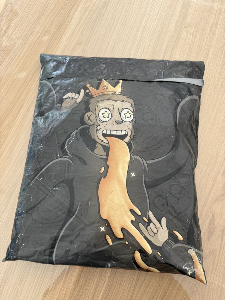 ProspectSportsX's tweet image. We’re honestly blown away by the design, material and packaging of the new @cr00wnstudios hoodies that they airdropped. Thanks and shoutout to @llSANDMANll @TwixCashew @k00by_00 and the rest of the crew. 🫡