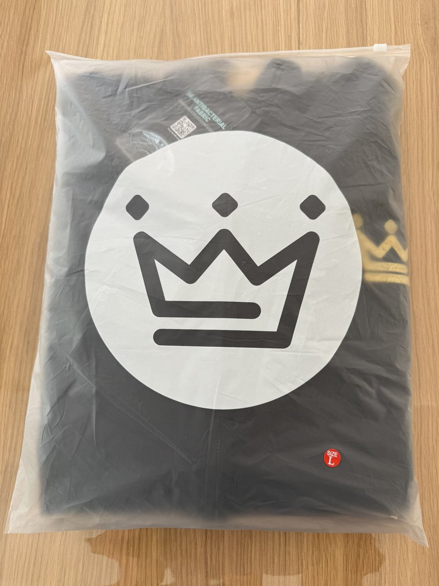 ProspectSportsX's tweet image. We’re honestly blown away by the design, material and packaging of the new @cr00wnstudios hoodies that they airdropped. Thanks and shoutout to @llSANDMANll @TwixCashew @k00by_00 and the rest of the crew. 🫡