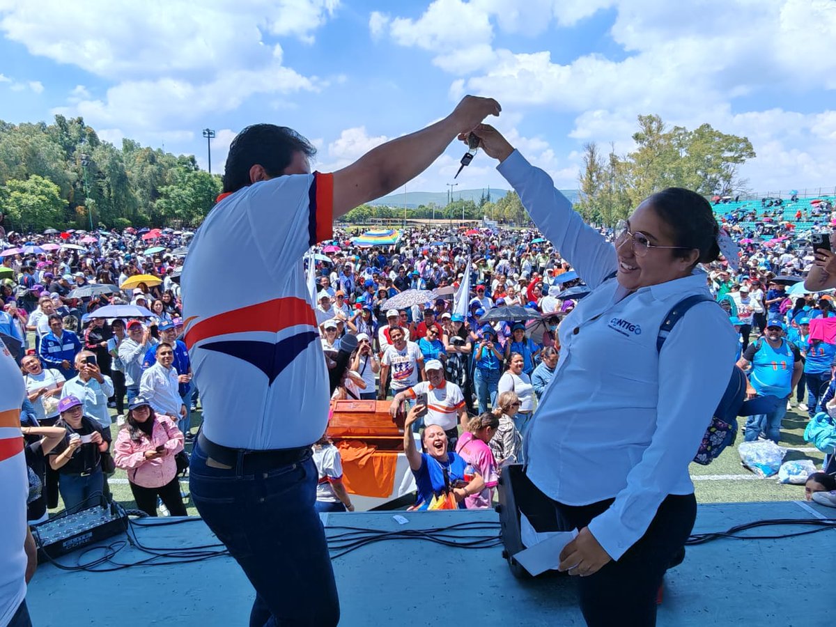 snte_24's tweet photo. 🔥 ¡Más de 13 MIL asistentes en la Inauguración de los #JuegosMagisteriales2025!
🎭 Orgullo, deporte y cultura magisterial en unidad sindical.
👏 ¡Gracias por hacerlo posible!
#SNTE #Sección24 #UnoSomosTodos #OrgullosamenteSNTE https://t.co/yfUX1fV0GG