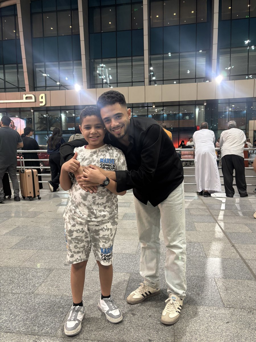 iamziadmoh's tweet image. ما أسعدَ العينَ إن فازَت برُؤيَتِهِم
ويا سعادةَ قلبٍ فيهِ قد نزَلُوا