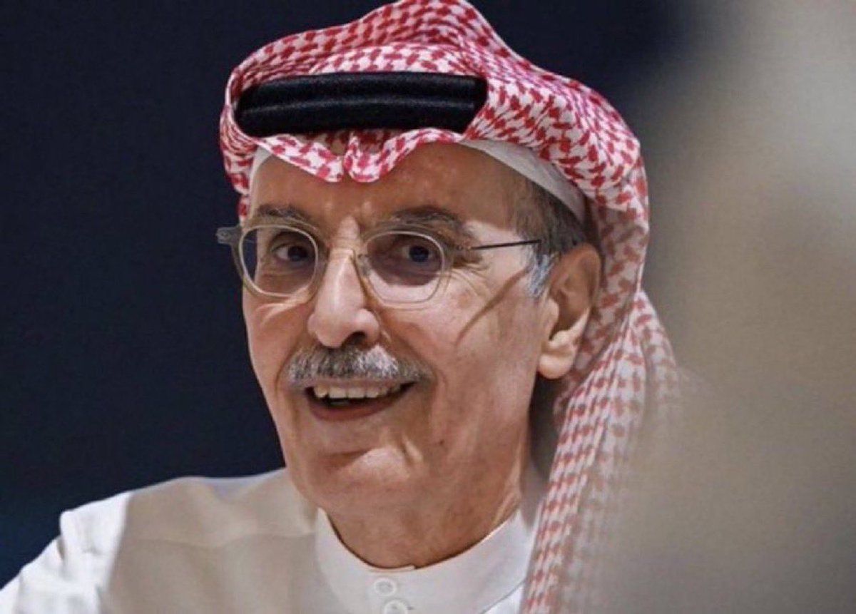 صرت أشبهك ..
أخذت من طبعك كثير و لهجتك
حتّى الكلام اللّي سرقته من شفاهك 
إذا حكيته أبتسم بنص الحكي و أتذكّرك❤️