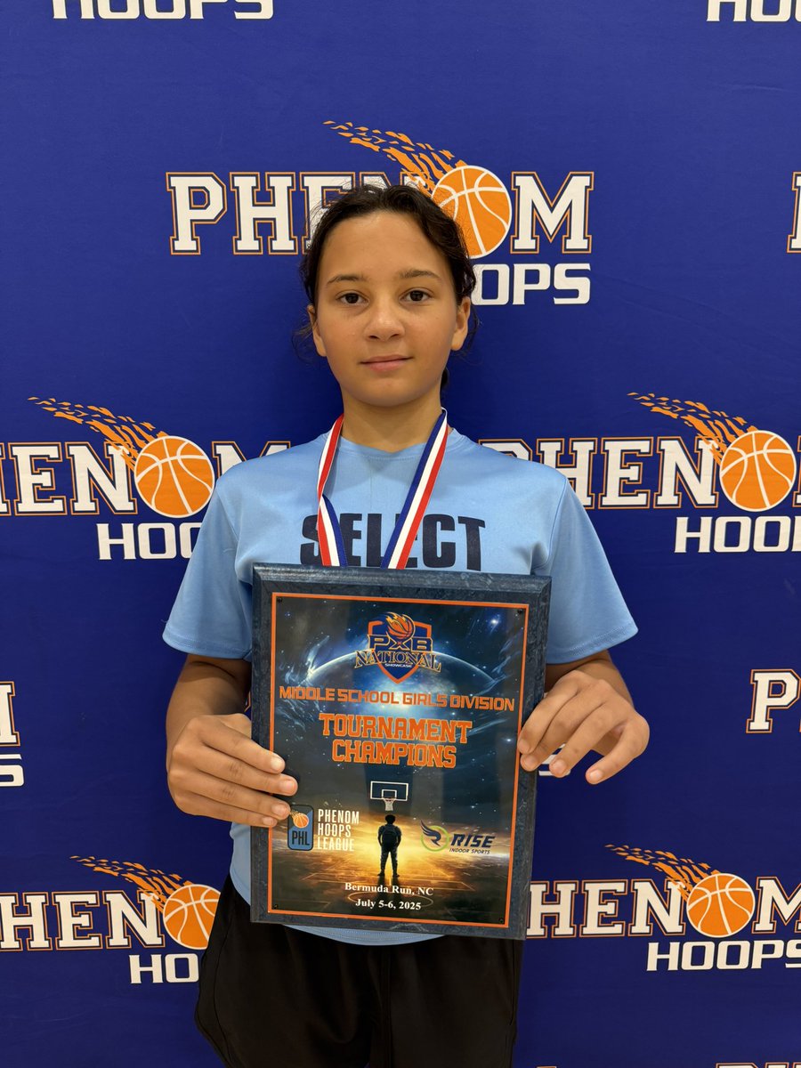 2031 Alayla Beam (Foothills Select) One of the best shooters from the weekend. Brings it every possession on the defensive end as well as pressuring full court causing havoc. She plays well off of the other players she doesn’t overdo it she keeps the game simple. #PXBNationals