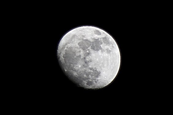Jowie Otero (@jowie_otero) on Twitter photo Sin bruma, la Luna, está brillante. 91% iluminada desde Carolina. <a href="/Fernando_AF14/">Fernando Aymat 𝕏</a> <a href="/AtabeyPhotog/">Atabey Photography</a> <a href="/alvarosayan049/">Álvaro Sayan</a> <a href="/TWAPuertoRico/">The Weather Alert P.R.</a> <a href="/adamonzon/">Ada Monzón</a> <a href="/CycloforumsPR/">CycloforumsPR</a> <a href="/DeborahTiempo/">Deborah Martorell</a> <a href="/FlorLluch/">Flor Lluch</a> <a href="/GuaybanaJota/">RealJota</a> <a href="/NormaOrtizRodr4/">Norma Ortiz Rodriguez</a> <a href="/nelsonastrofoto/">NelsonAstrofoto</a> <a href="/BoricuaVasca/">Vascaboricua</a> <a href="/SLopezTiempo/">Suheily López Belén</a> <a href="/Carlostoletv/">Carlos Tolentino</a> Sin bruma, la Luna, está brillante. 91% iluminada desde Carolina. <a href="/Fernando_AF14/">Fernando Aymat 𝕏</a> <a href="/AtabeyPhotog/">Atabey Photography</a> <a href="/alvarosayan049/">Álvaro Sayan</a> <a href="/TWAPuertoRico/">The Weather Alert P.R.</a> <a href="/adamonzon/">Ada Monzón</a> <a href="/CycloforumsPR/">CycloforumsPR</a> <a href="/DeborahTiempo/">Deborah Martorell</a> <a href="/FlorLluch/">Flor Lluch</a> <a href="/GuaybanaJota/">RealJota</a> <a href="/NormaOrtizRodr4/">Norma Ortiz Rodriguez</a> <a href="/nelsonastrofoto/">NelsonAstrofoto</a> <a href="/BoricuaVasca/">Vascaboricua</a> <a href="/SLopezTiempo/">Suheily López Belén</a> <a href="/Carlostoletv/">Carlos Tolentino</a>