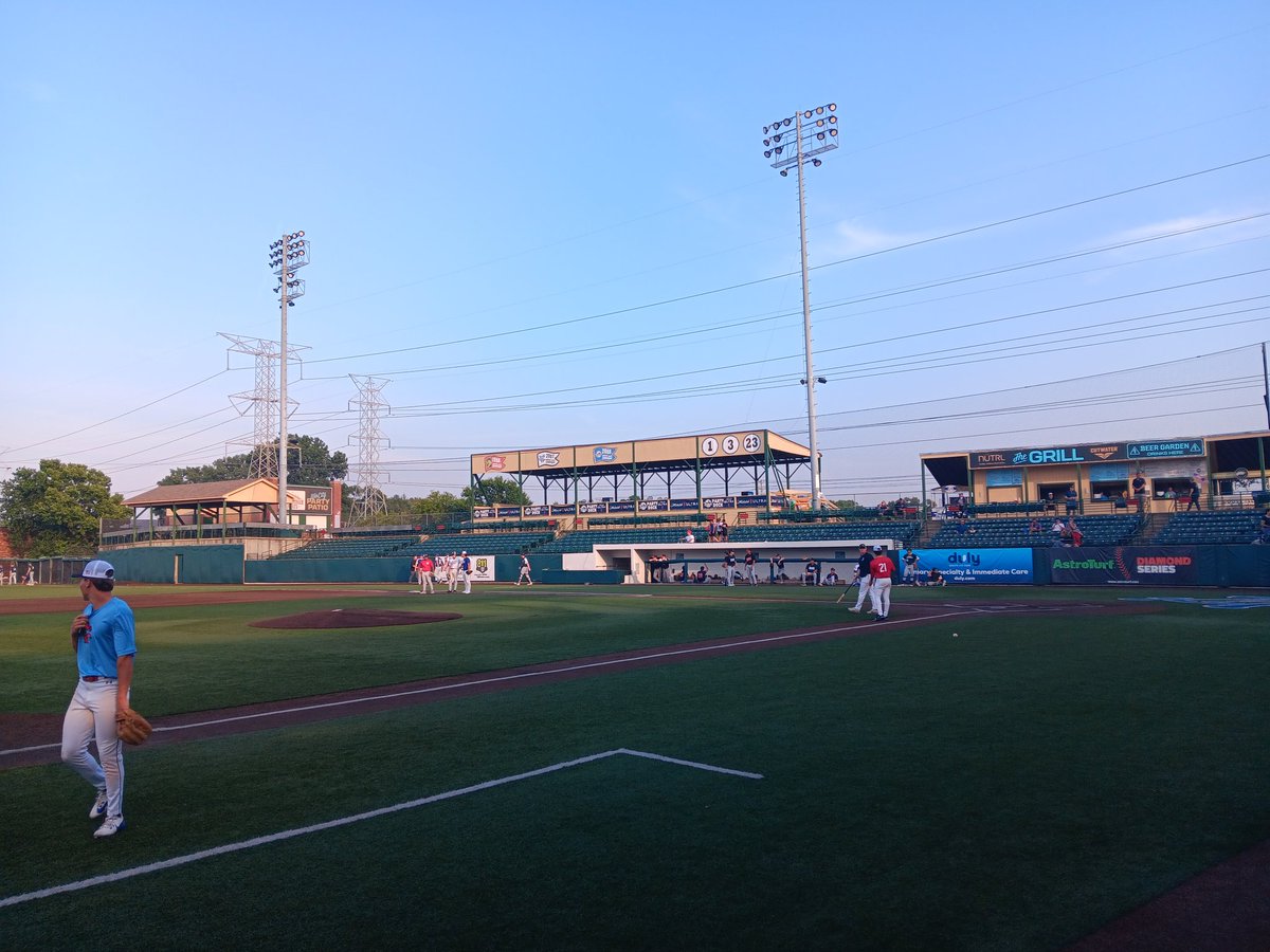 Crestwood Collegiate League (@crestwoodleague) on Twitter photo A beautiful night for some baseball! The Crestwood Collegiate League vs. the Chicago Suburban Baseball League coming up at 7 at Ozinga Field. Concessions open! A beautiful night for some baseball! The Crestwood Collegiate League vs. the Chicago Suburban Baseball League coming up at 7 at Ozinga Field. Concessions open!
