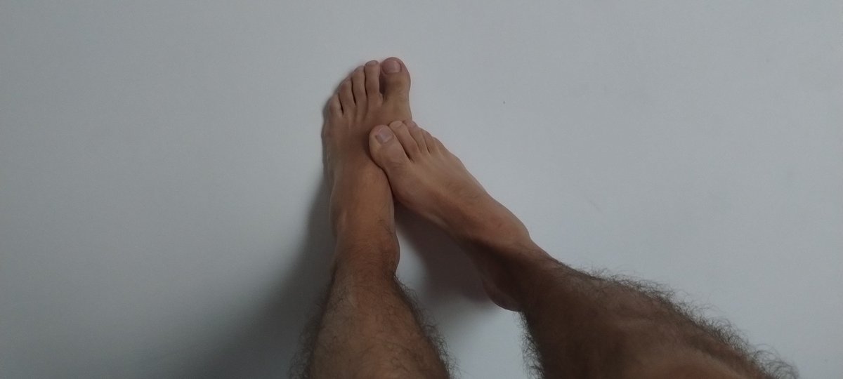 rododared's tweet photo. Dale ❤️ . Te gustan los pies !! 👣 a mí sí  obvio unos lindos pies y bien cuidados . https://t.co/UbS8m2ABXl