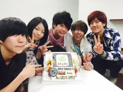WFalLoLWeR's tweet photo. 私の人生バンド‼️メジャーデビュー10周年おめでとう‼️ https://t.co/9V44P3kxBM