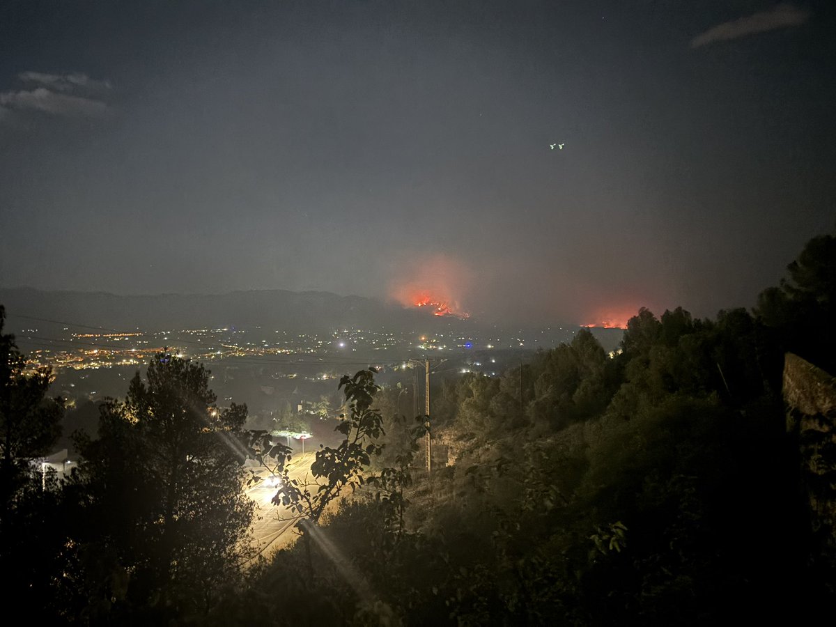 Tot el nostre suport a les persones afectades i agraïment als cossos d’emergència que treballen incansablement per controlar les flames.

#IFPaüls #Emergències