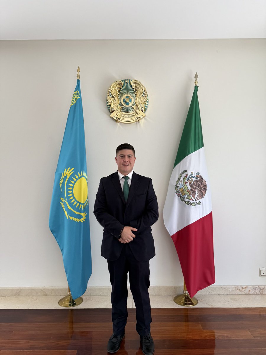 martinores's tweet photo. En la Embajada de #Kazajistán iniciamos un puente cultural entre Asia Central y Michoacán: una iniciativa de #AsuntosInternacionales del @PVEMMich para compartir arte, paisajes y curiosidad. Gracias a la Embajada y a @ernesto_nu por creer que la política también es cultura. https://t.co/7cwoW32rmJ