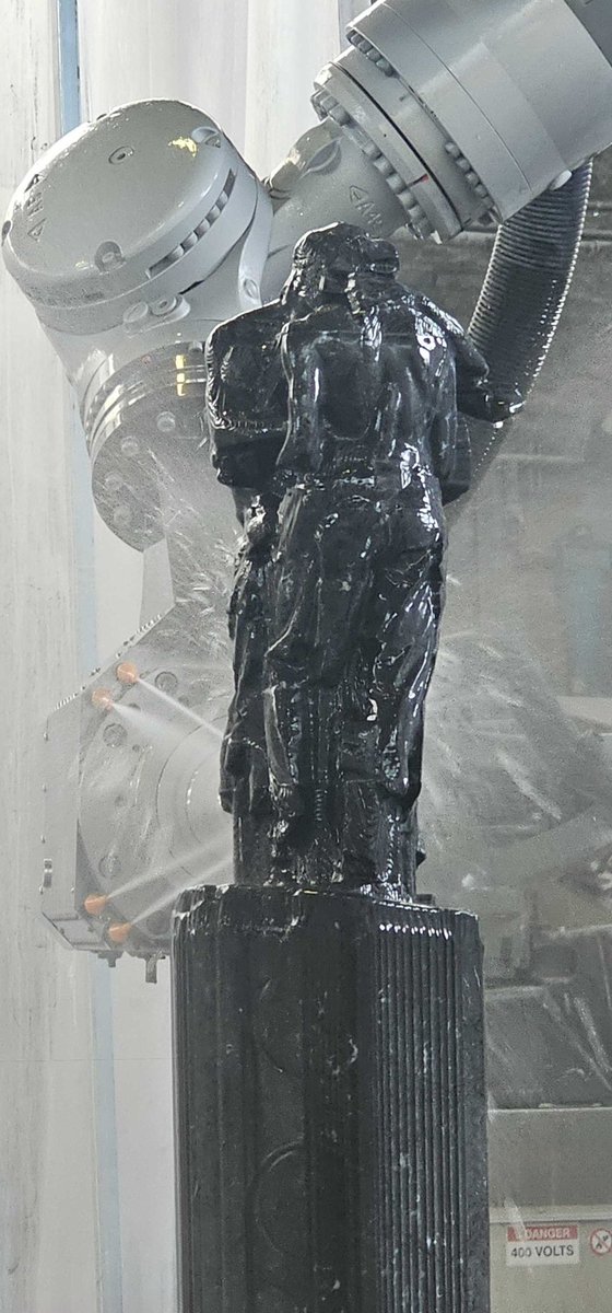 This but an entire building