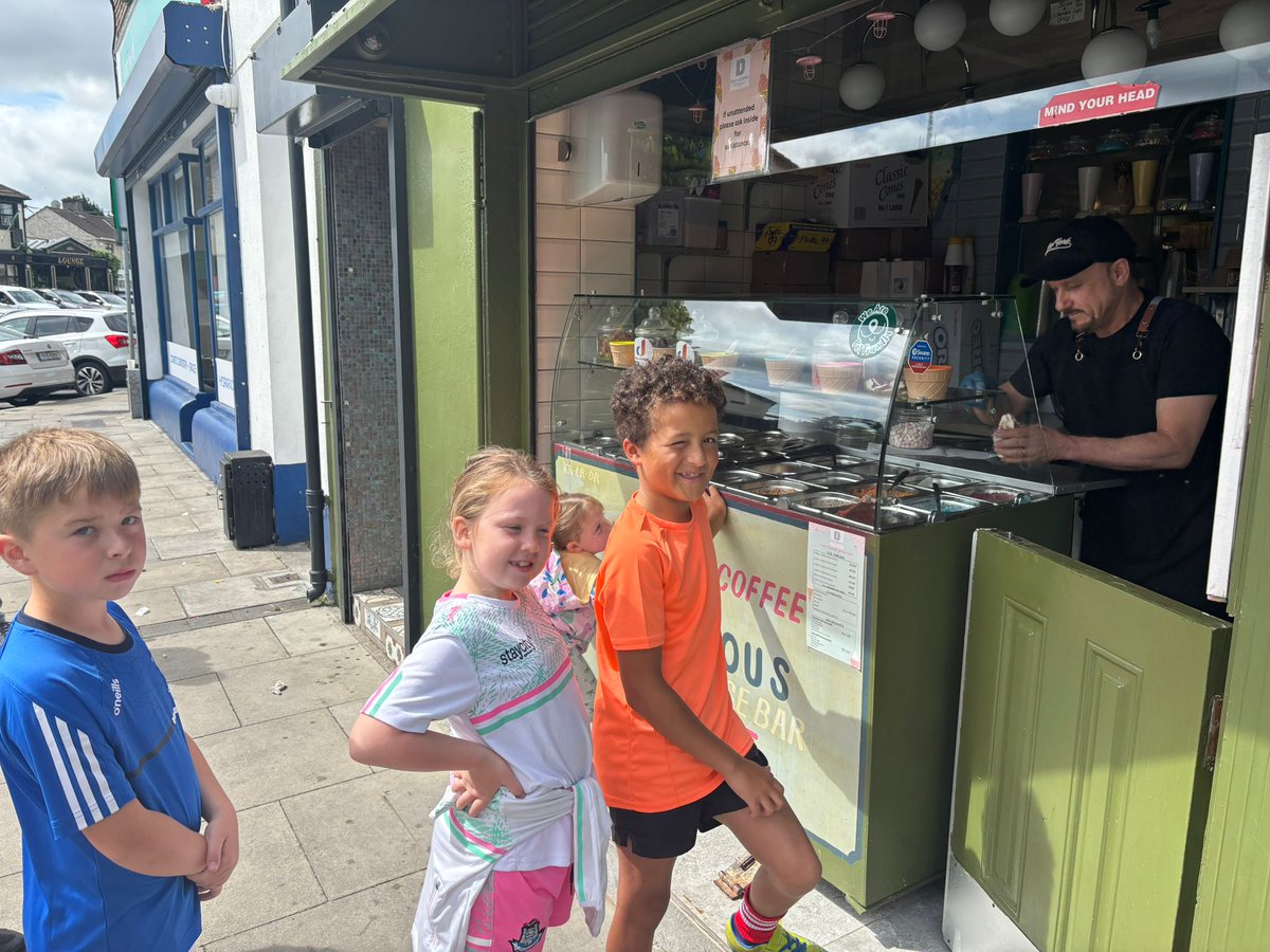 Our U8 &amp; U10 teams both visited Deli-licious in Crumlin Village after their Intra-Club Blitz on Saturday.

They certainly deserved it after their efforts. Plenty of happy and excited faces once they heard there was ice cream!

Your Club. Your Community. Your Crumlin.

#crumlingaa
