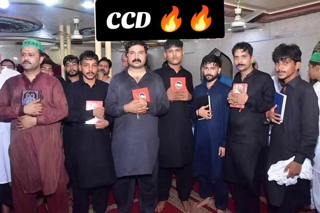 آپ  سب سے سوال ہے کیا وہ سب لوگ جو CCD کے ڈر سے قرآن پاک پر ہاتھ رکھ حلف دے رہے ہیں اور اپنے گزشتہ جرائم کی معافی اور آیندہ نہ کرنا کا وعدہ کر رھے ہیں کیا ان کو معاف کرنا چاہیے ایک موقع دینا چاہیے آپ کی کیا رائے ہے