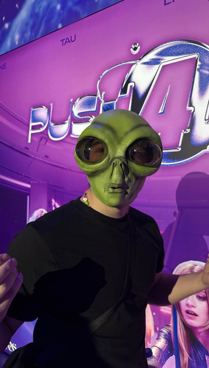 Deberían contratar a juani para “MEN IN BLACK” <a href="/Juanicar2/">Juanicar</a> 👽🤵🏻