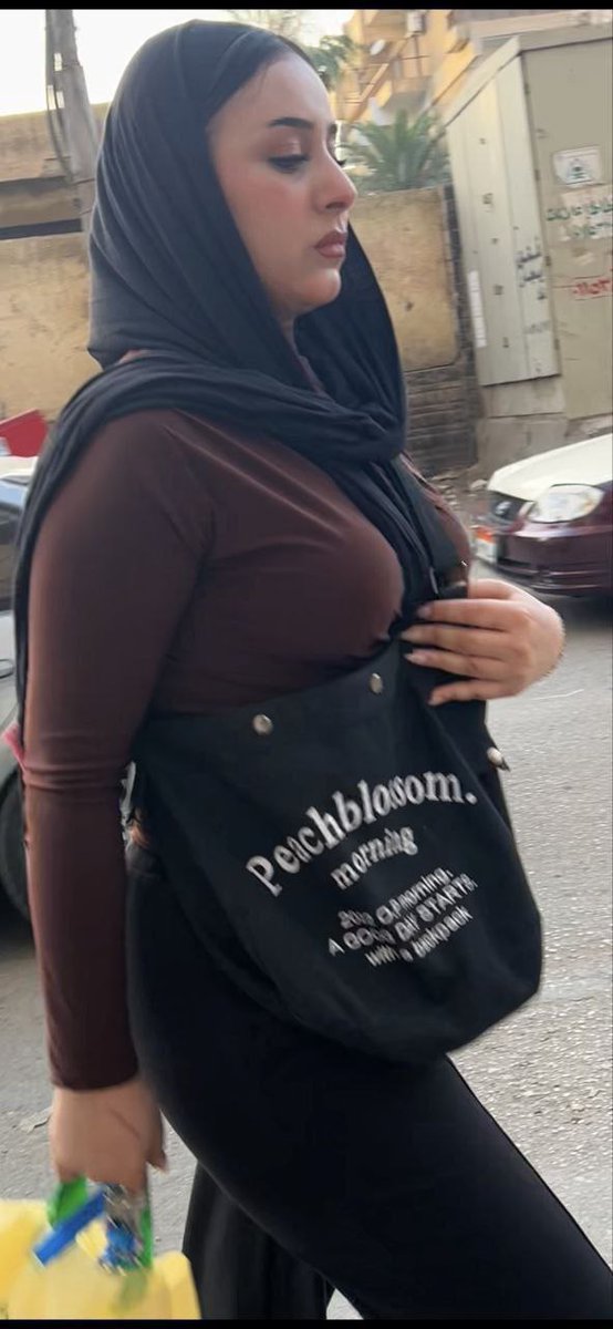 احييي عليكي وعلي بزازك يمتناكه ولا وشك النجس مين العرص الي منزلك كده اكيد خروف وماسك اندرك عمال يدعك عليه🔥✝️😈