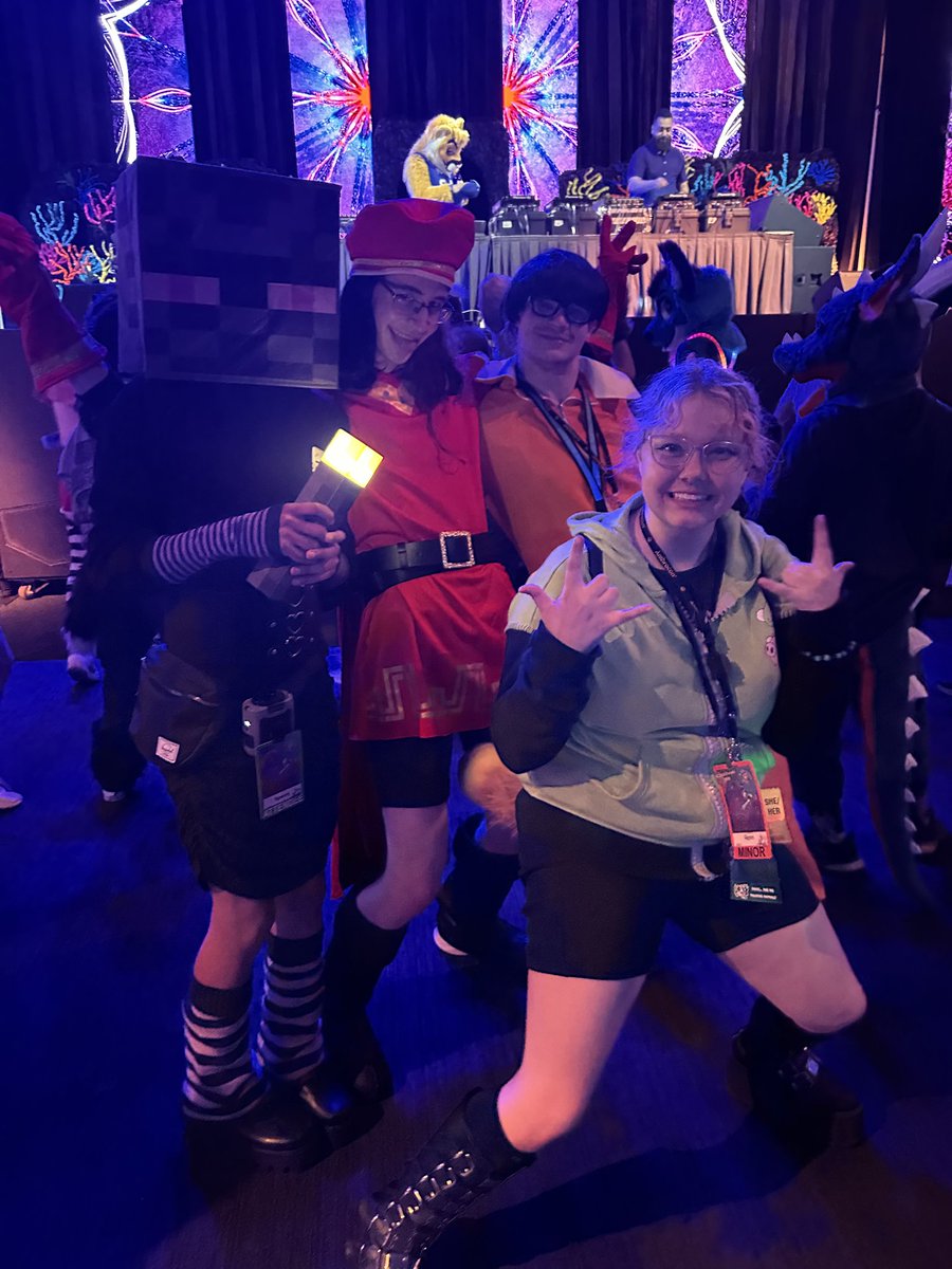 SpaceyVRC's tweet image. Ya meet some cool faces on the dance floor :3 #AC2025
#anthrocon2025 #Anthrocon