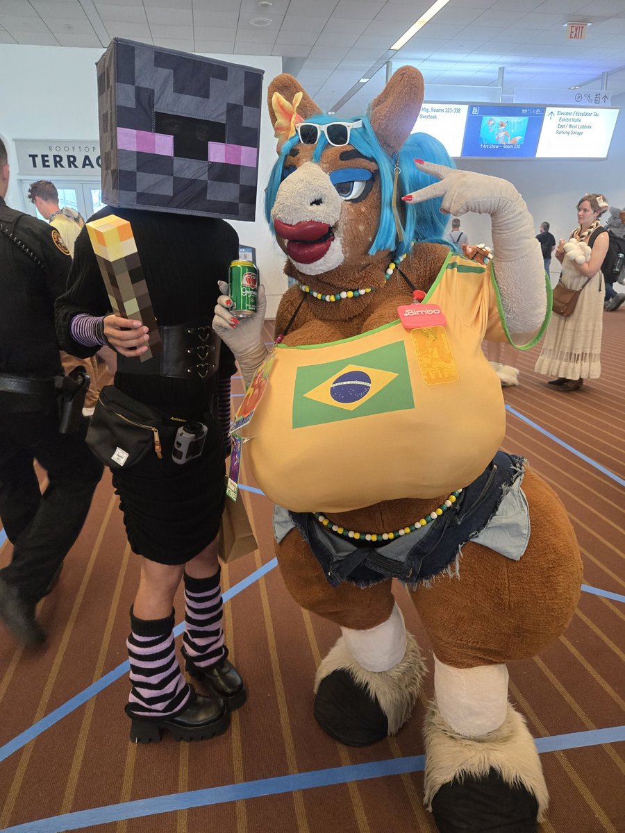 SpaceyVRC's tweet image. There were so many cuties i lost count😭🖤 #AC2025
#anthrocon2025 #Anthrocon