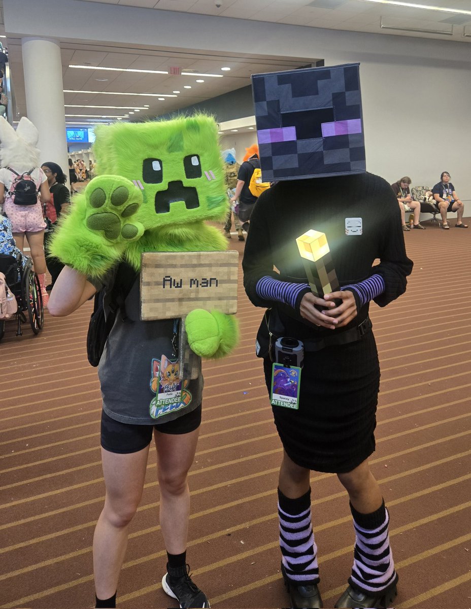 SpaceyVRC's tweet image. There were so many cuties i lost count😭🖤 #AC2025
#anthrocon2025 #Anthrocon