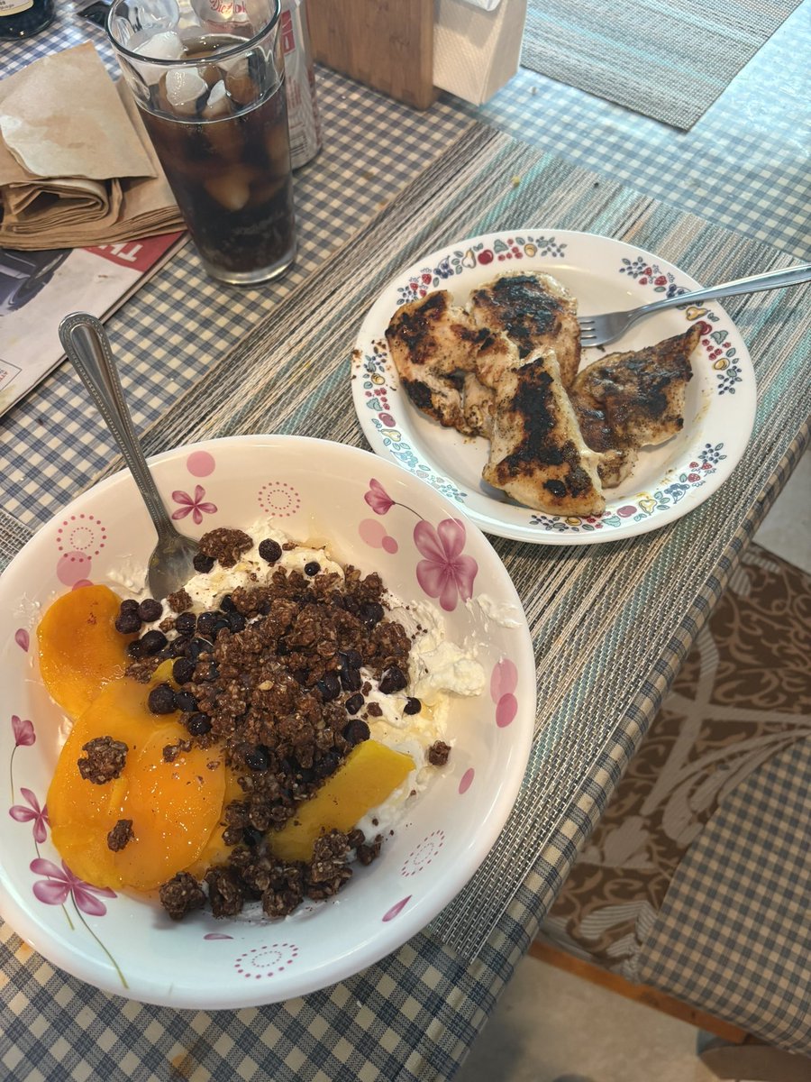 LiterallyMeGuy's tweet image. The brunch scran earlier today
