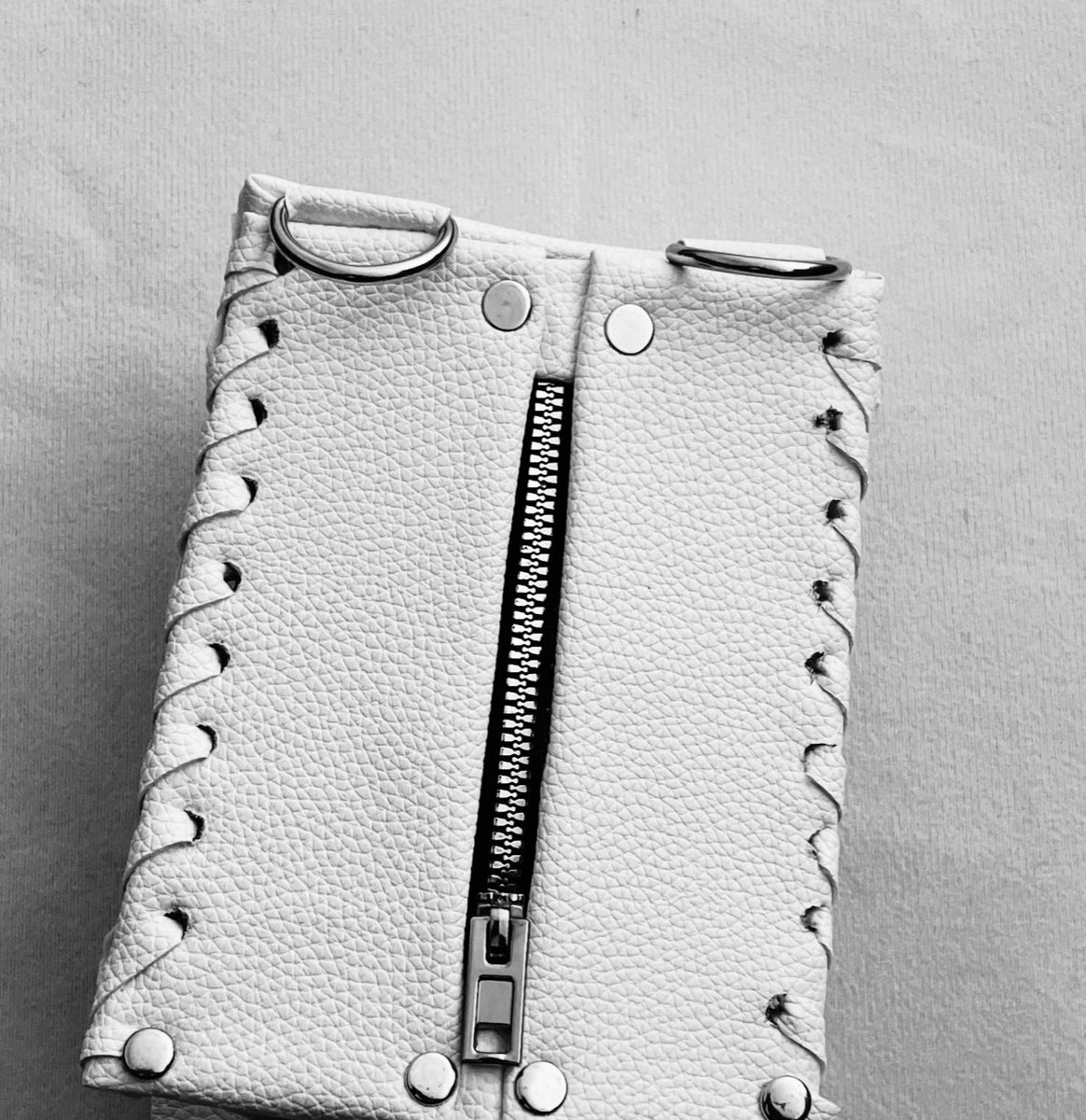Phaus626Phaus's tweet image. phaus_fashion I like being different whenever I design, creating something regular but with an original style and idea, not being a total cliche version that's viewed everywhere #thenotebook #notebookbag #bag#baglover #fypシ゚viral #Reels 
#phaus_fashion