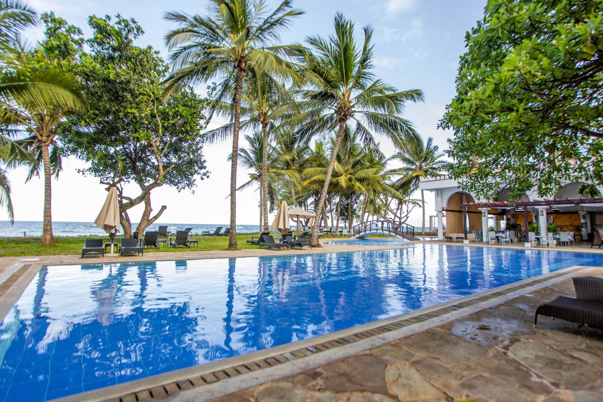 PerfectSafariz's tweet photo. Luxury by the sea, Lantana Galu, your elegant escape on the sun-kissed shores of Diani. Spacious suites, swaying palms, inviting pool and direct beach access. Accommodates up to 6 https://t.co/vi6QoPcSbs