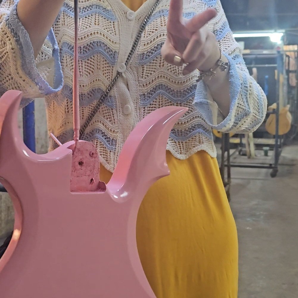 ギター作ってまーす😃