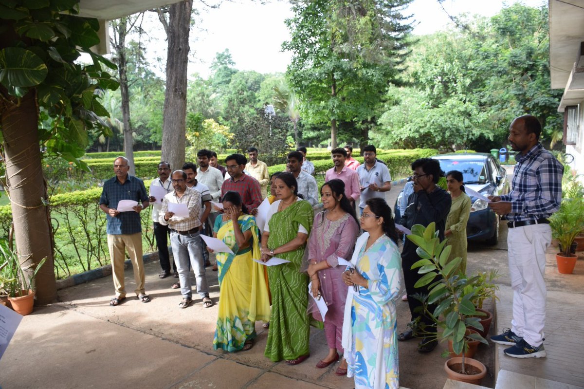 BangaloreCwc's tweet image. Celebration of World Environment day on 5th June 2025. on this occasion officers and staffs of MSO,CWC Bangalore were present.
#EnvironmentMatters