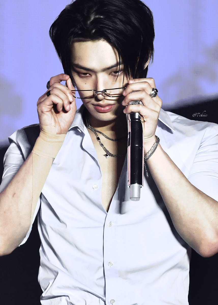 𝐂𝐡𝐢 tweet media