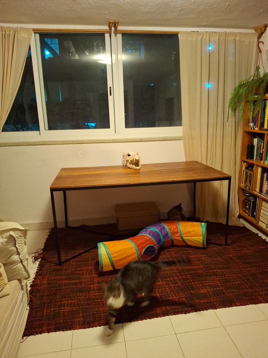 mesa $1500 a recoger en Tlatelolco 

acepto ofertas

<3