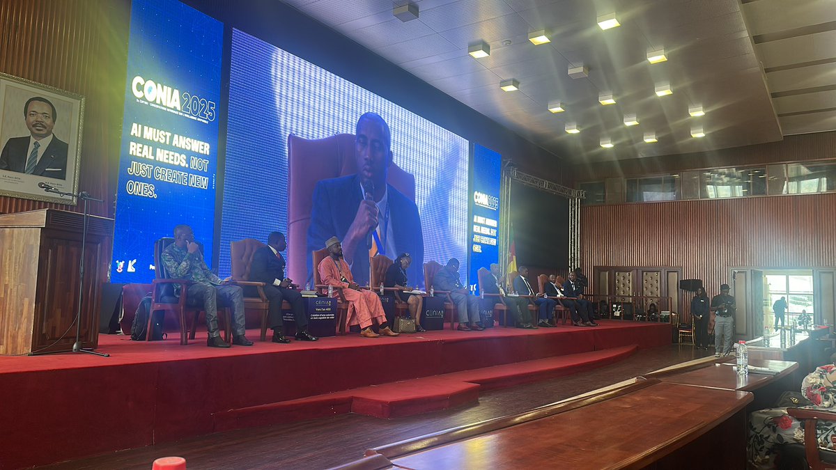 LibomMinette's tweet image. La cérémonie d’ouverture des #CONIA2025 a marqué un tournant majeur pour le Cameroun, avec la présentation officielle des axes de sa Stratégie Nationale de l’Intelligence Artificielle. Une vision claire pour une IA inclusive, éthique et souveraine.