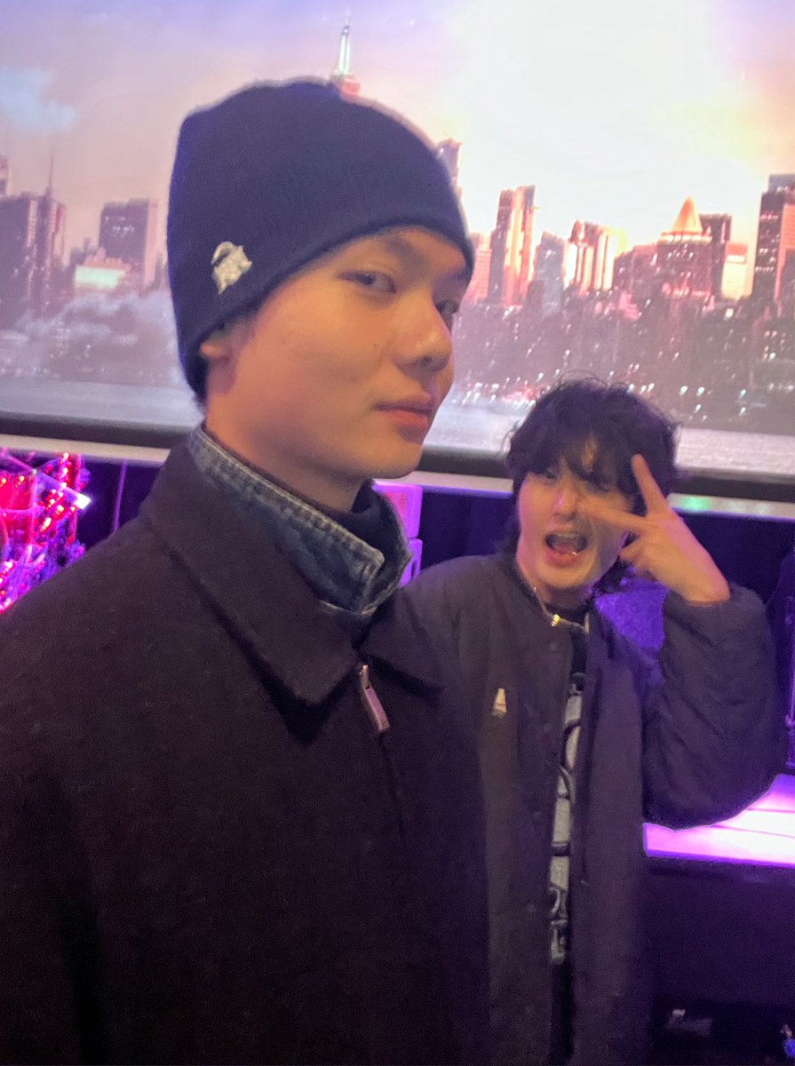 cloudy_ssey's tweet photo. 뒤에 너무 앙큼해요 (๑>◡<๑)✌︎~ https://t.co/1xkfNN3aBi