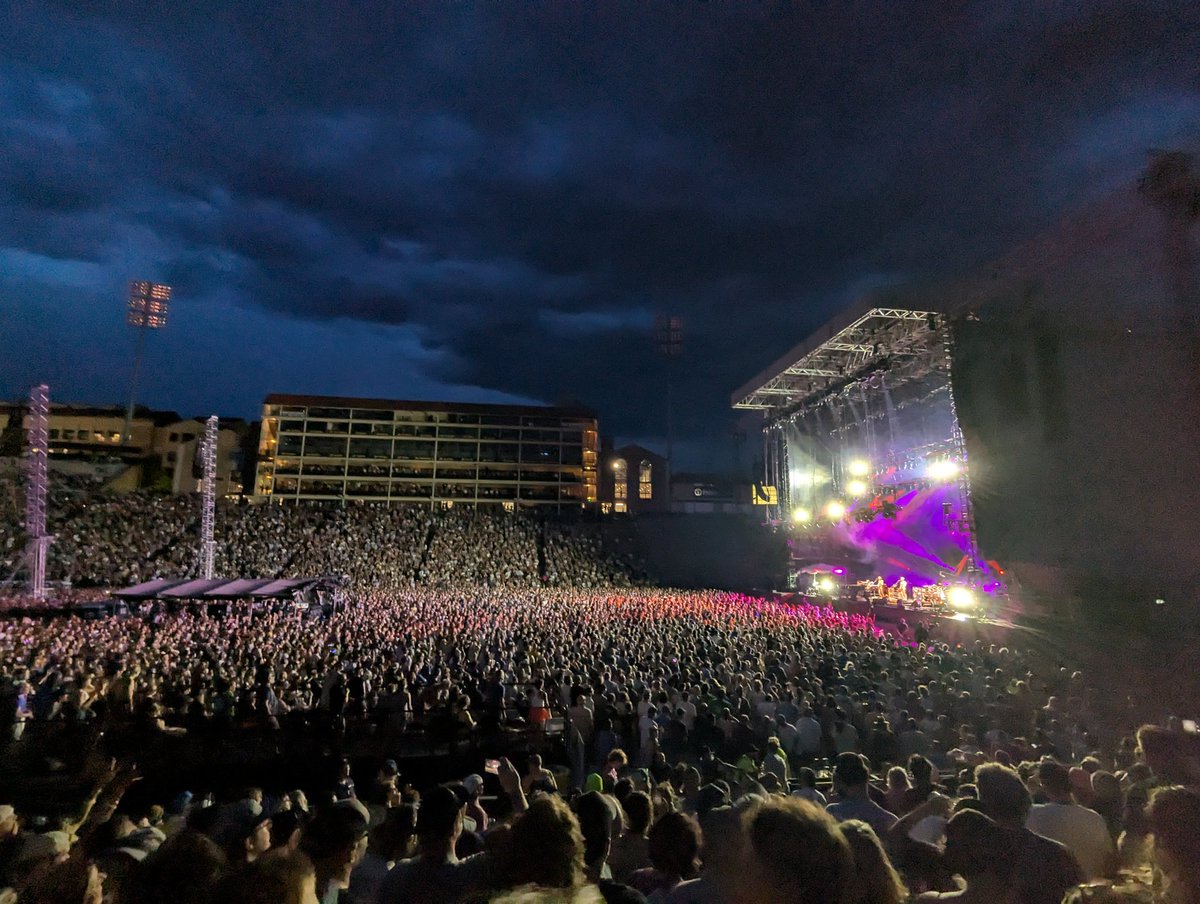 Divided Bri tweet media