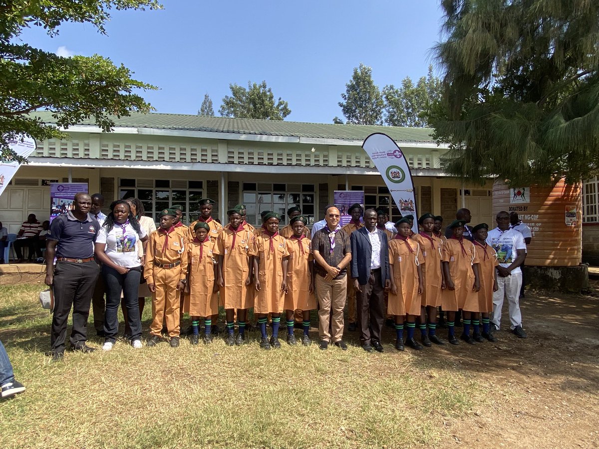 Hon. Shakirr Shabbir MP today joined the One Scout One Uniform drive at Ida Odinga Sec School as @WSPU_Kenya donated uniforms to the school troop.
#DirectSupportToScoutMovement
@Youth_AffairsKE @FikiriniJacobs <a href="/ScoutsKenya/">kenya scouts association</a> @WorldScouting