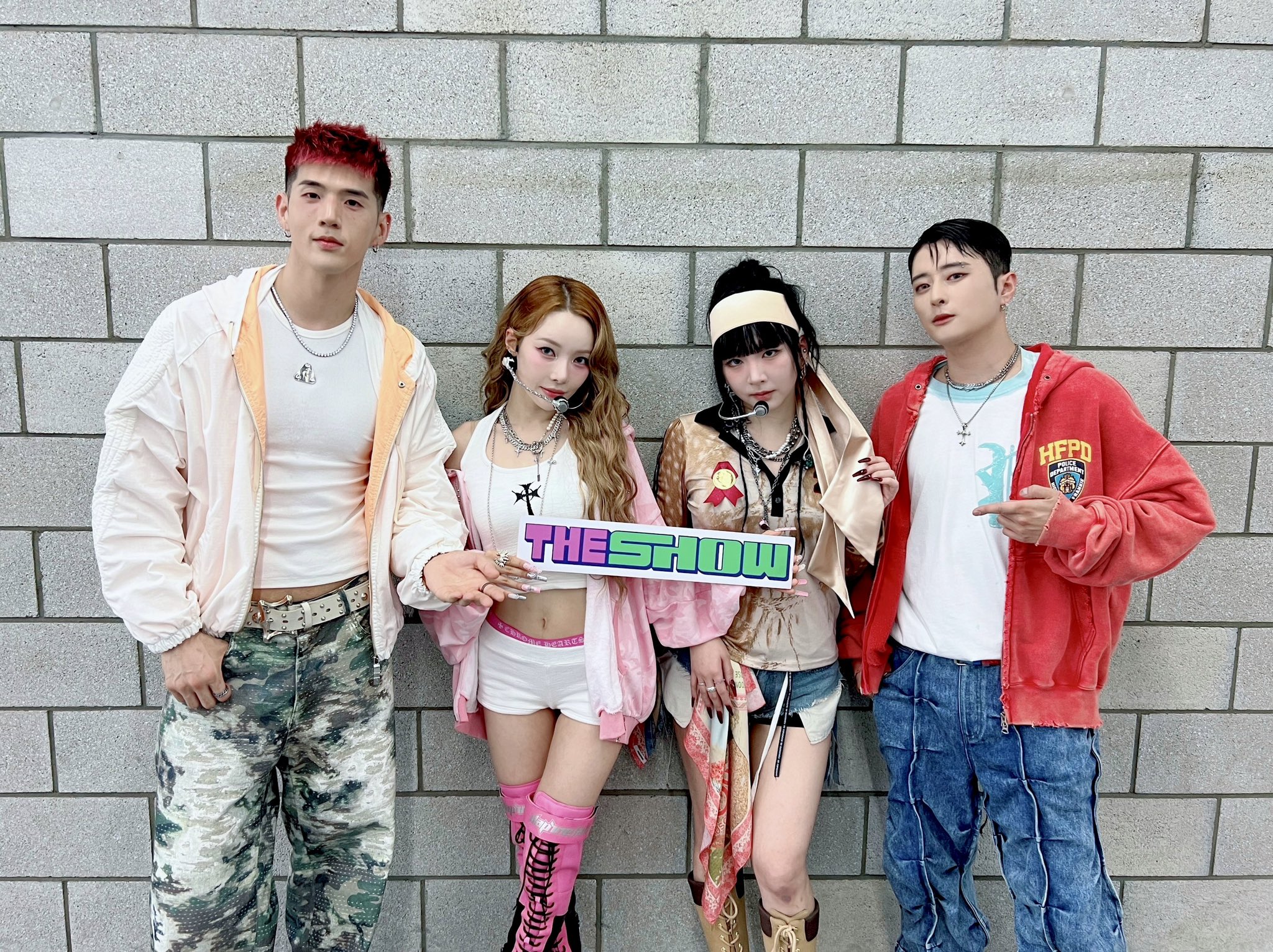 GvT5guUaYAMujDy?format=jpg&name=large