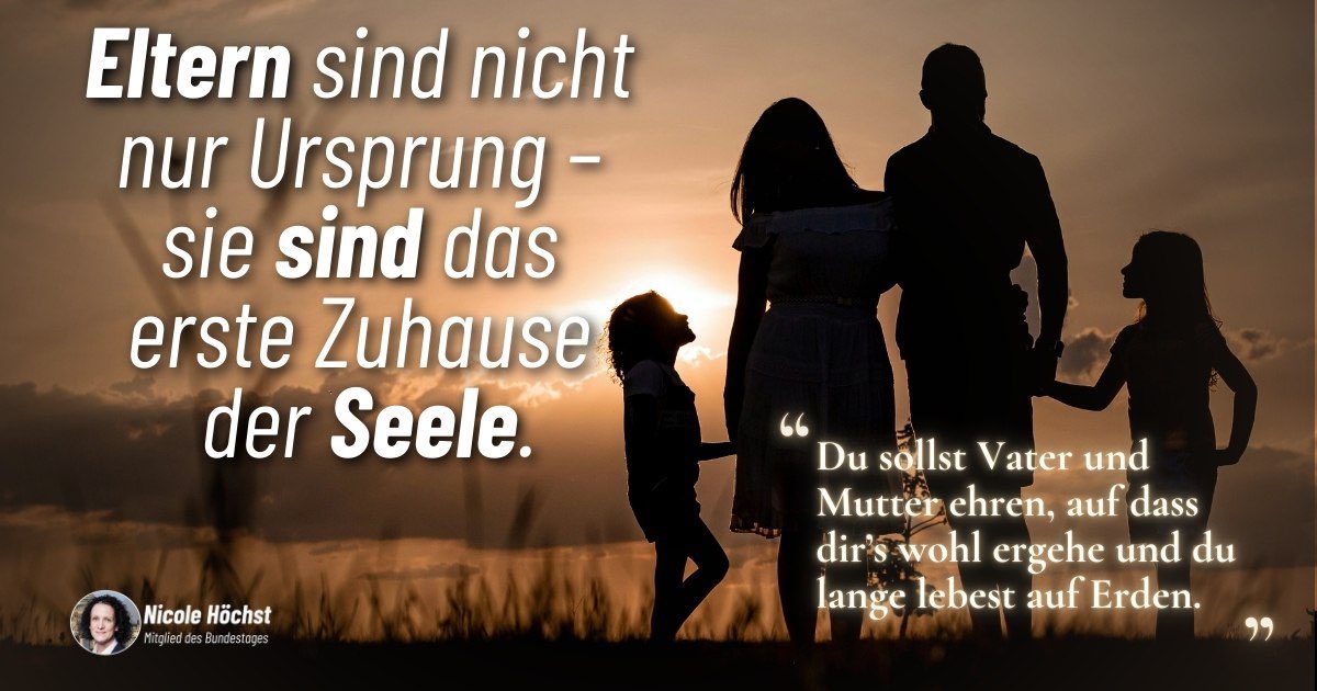 „Du sollst deinen Vater und deine Mutter ehren, auf dass du lange lebest in dem Lande, das dir der Herr, dein Gott, geben wird.“ (2. Mose 20,12)
Das für „Ehre“ gebrauchte hebräische Wort „kābôd“ bedeutet wörtlich „Schwere, Gewicht“ und drückt bildlich die Bedeutung aus, die dem